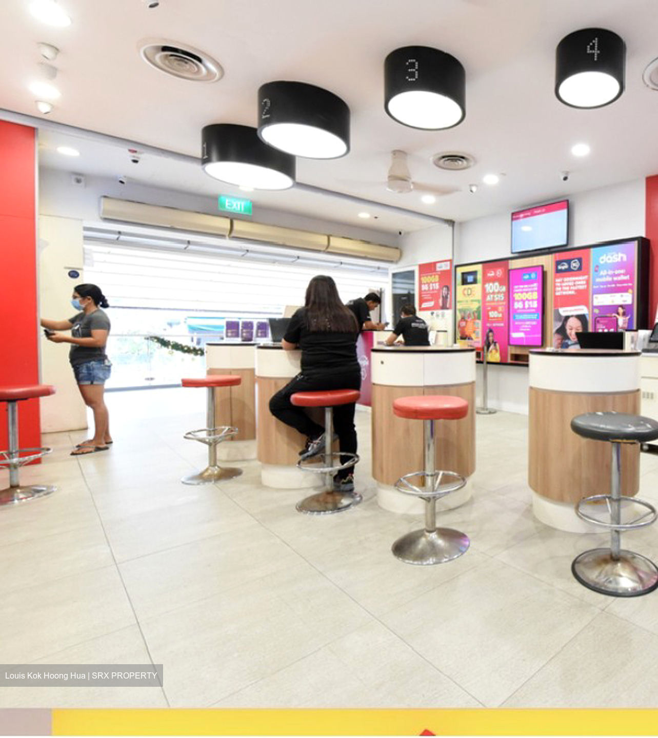 Lucky Plaza (D9), Retail #516355641